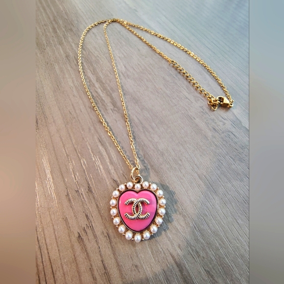 CHANEL Pearls Zipper Pull Heart Pendant/14k Gold Plated Chain - Picture 2 of 5